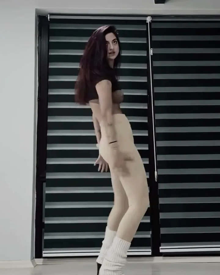 Feyza, High Heels