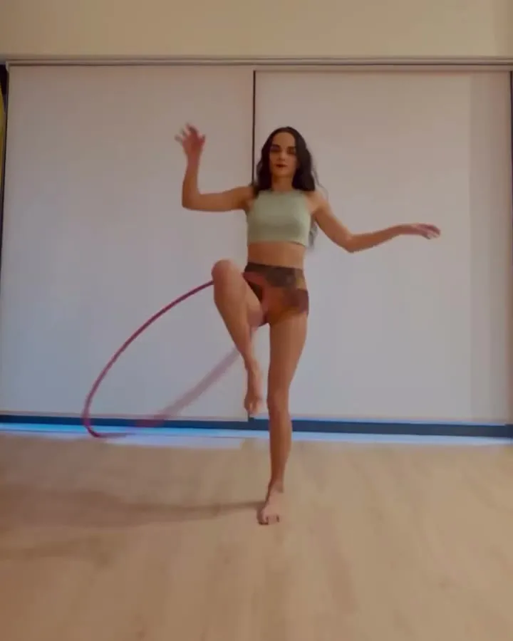 Gizem, Hula Hoop · Poi