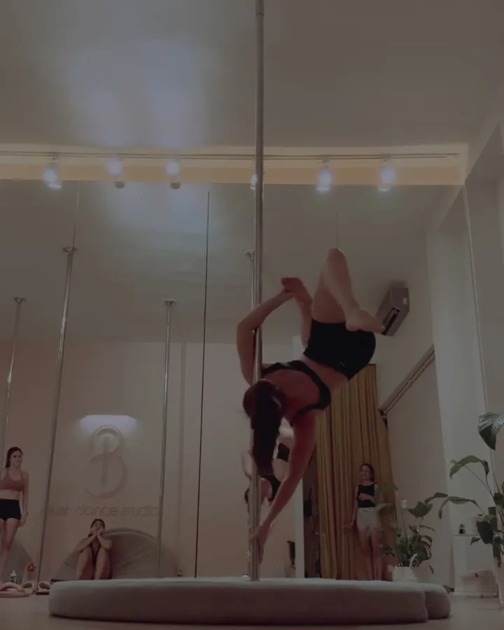 Selin, Exotic Flow · Pole